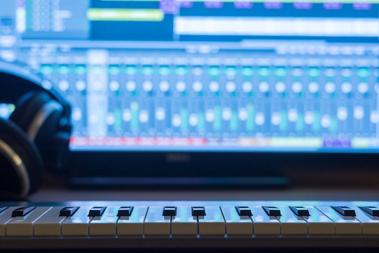 Fashion Icons in Film: From Audrey Hepburn to Lady Gaga