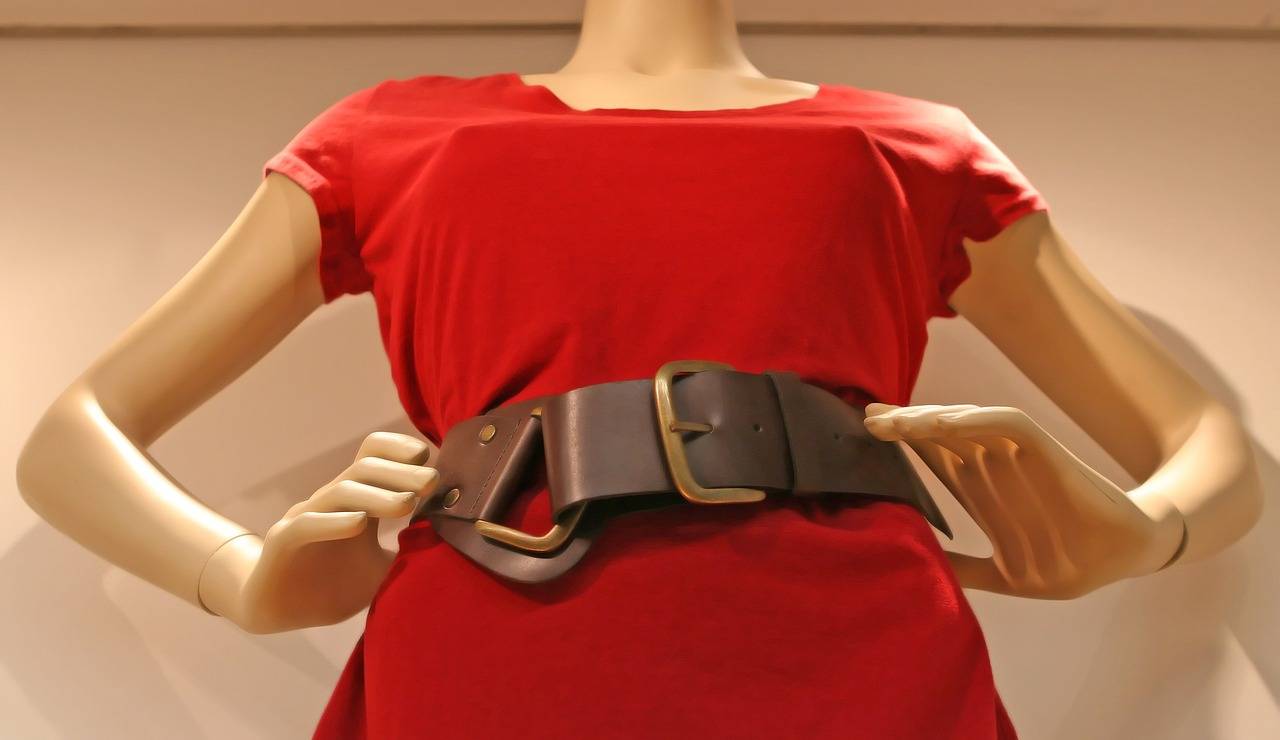 The Impact of Virtual Influencers on Fashion Trends