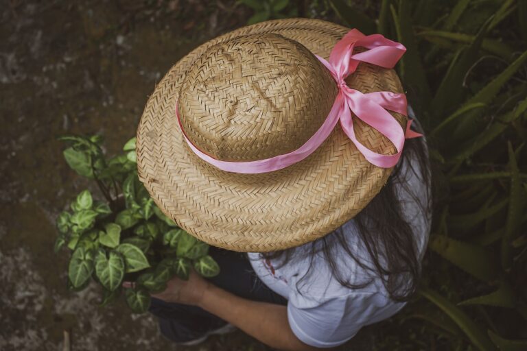 Fashion and Travel: Sustainable Fashion Tips for Ethical Travelers